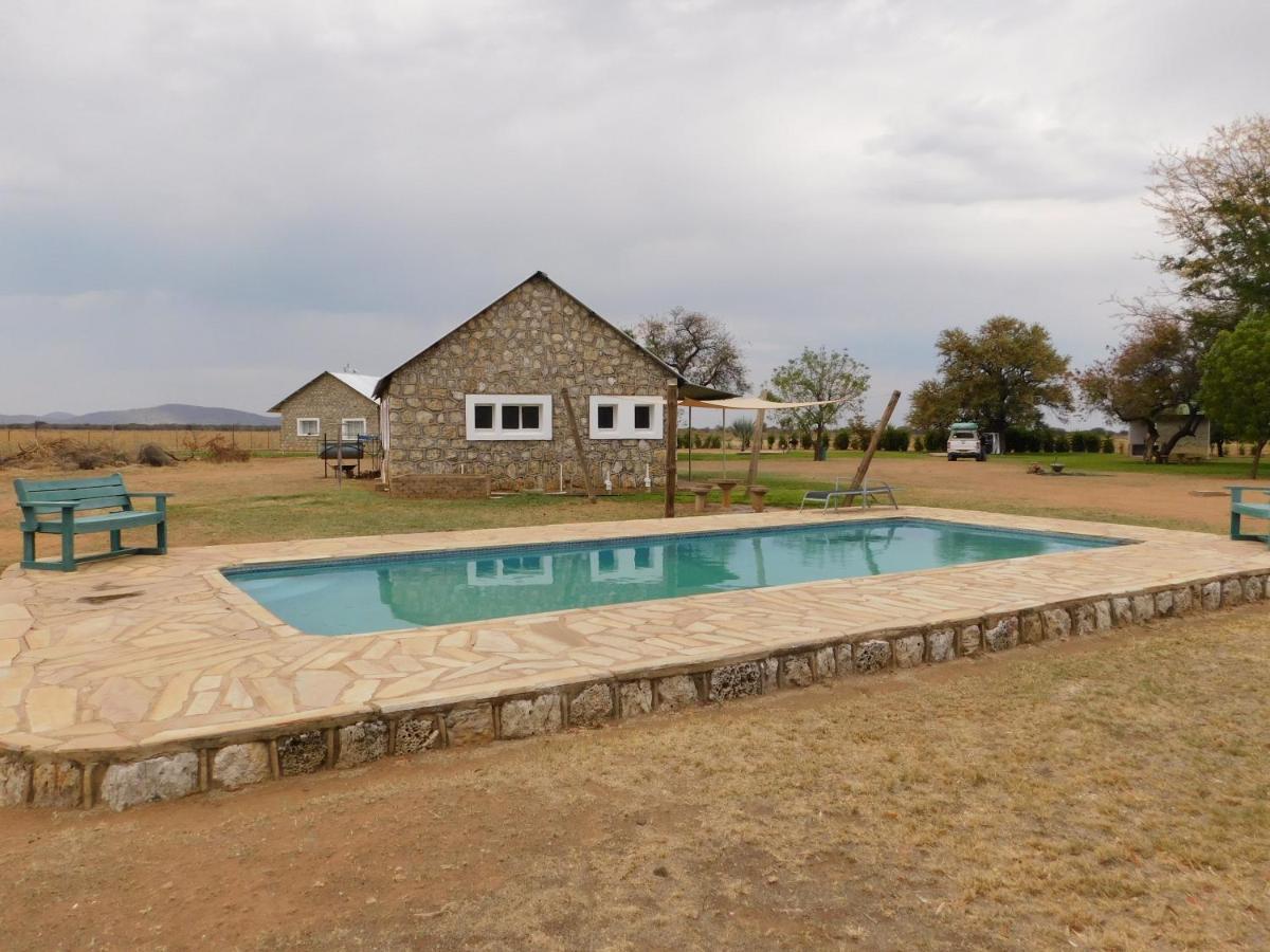 Meteorite Rest Camp Hotel Grootfontein Kültér fotó