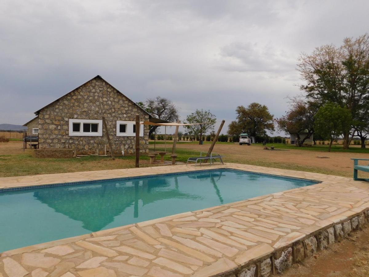 Meteorite Rest Camp Hotel Grootfontein Kültér fotó