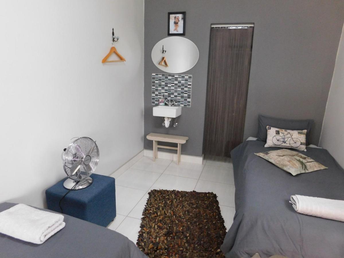 Meteorite Rest Camp Hotel Grootfontein Kültér fotó